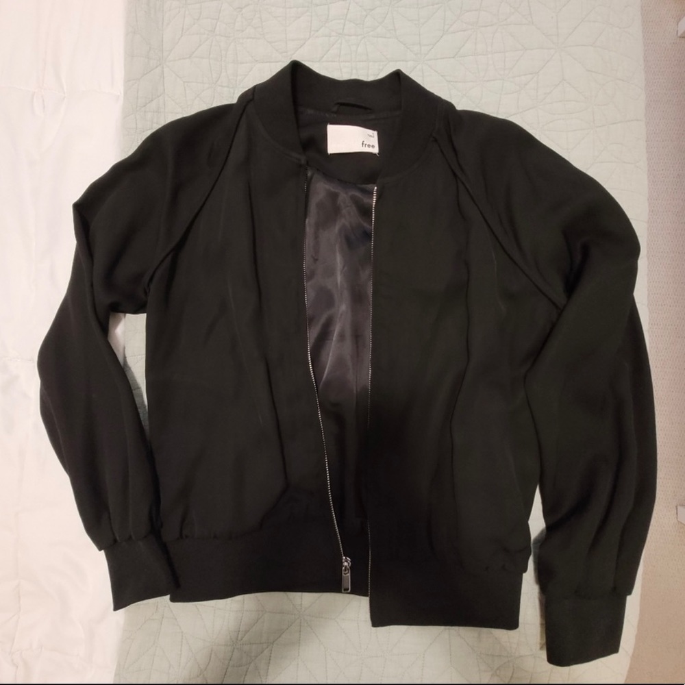 Aritzia Bomber style jacket (not warm)